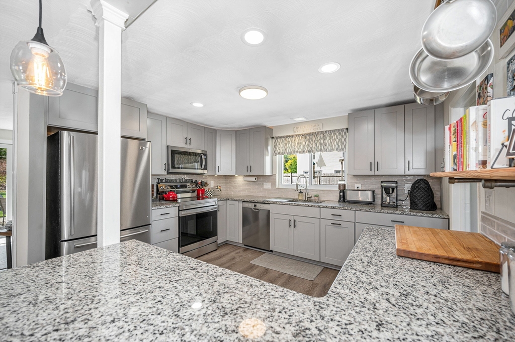 22 Ansie Road Chelmsford, MA 01824 - Photo 9 of 41