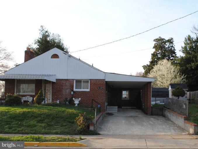 6222 Addison Road Capitol Heights, MD 20743 - Photo 3 of 5 Car Port