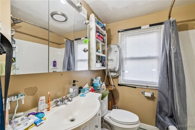 $165,000 | 2462 Niagara Avenue, Niagara Falls, NY 14305