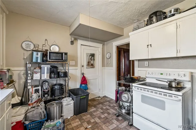 $165,000 | 2462 Niagara Avenue, Niagara Falls, NY 14305