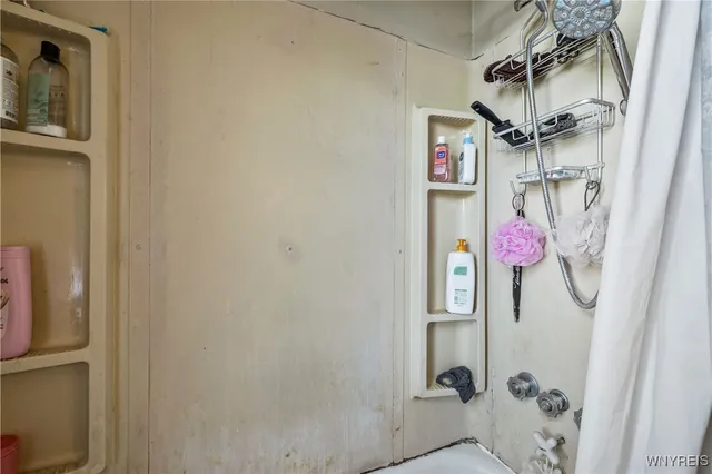 $165,000 | 2462 Niagara Avenue, Niagara Falls, NY 14305