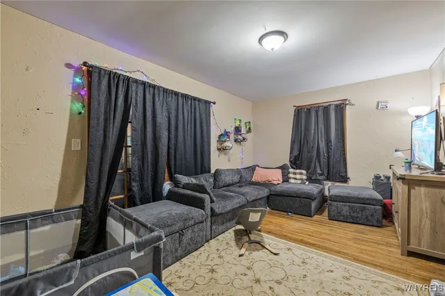 $165,000 | 2462 Niagara Avenue, Niagara Falls, NY 14305