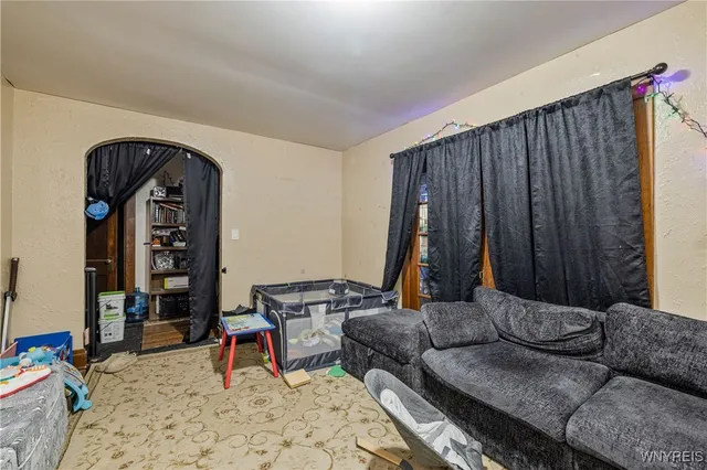 $165,000 | 2462 Niagara Avenue, Niagara Falls, NY 14305