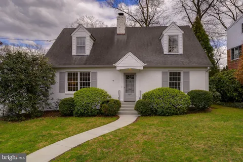 $1,190,000 | 2625 South Hayes Street, Arlington, VA 22202