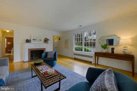 $1,190,000 | 2625 South Hayes Street, Arlington, VA 22202
