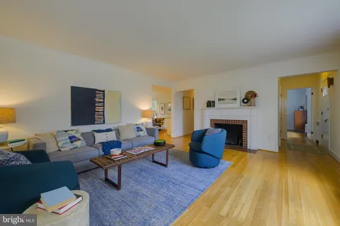 $1,190,000 | 2625 South Hayes Street, Arlington, VA 22202