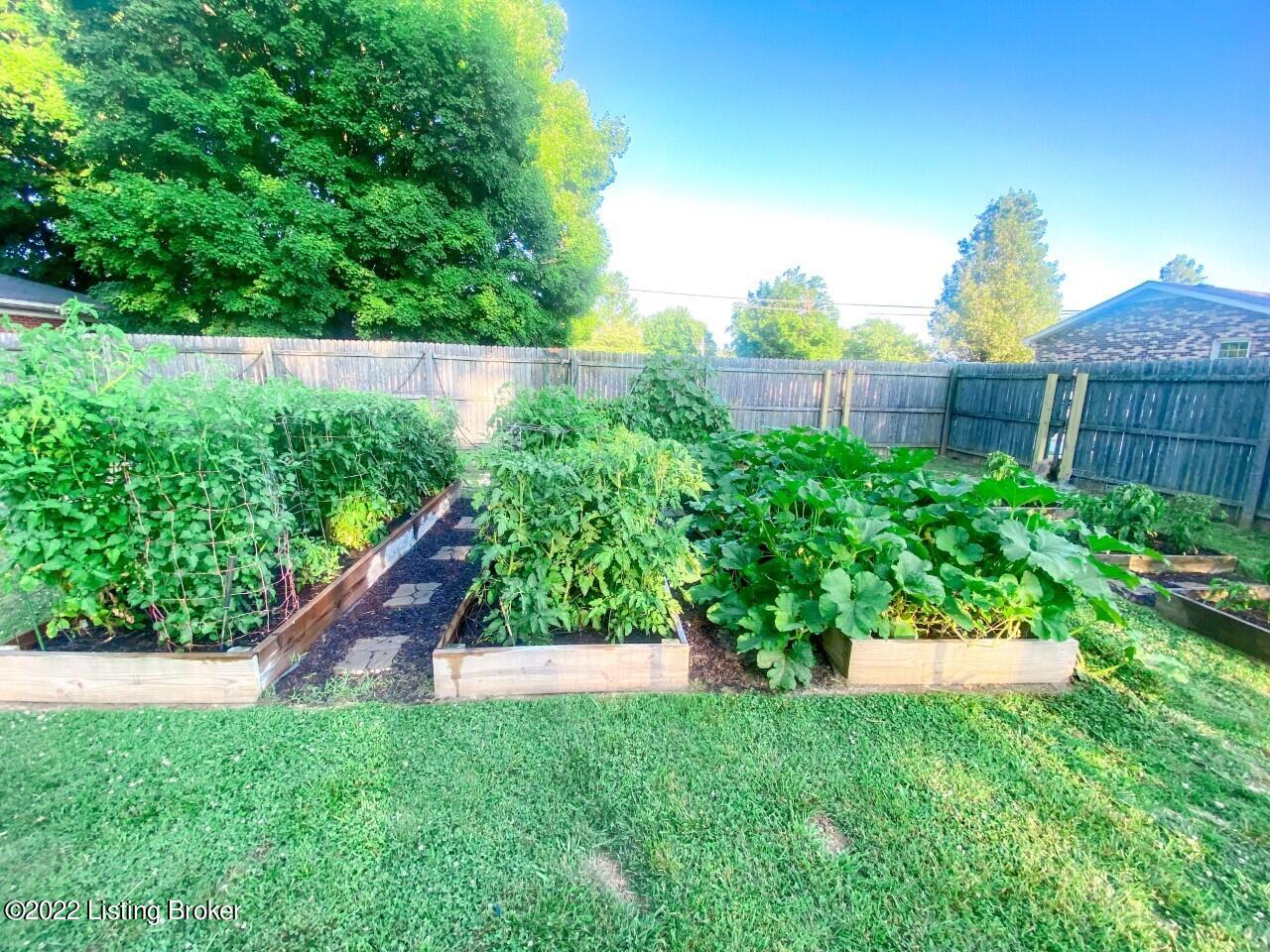 425 Stringer Lane Mount Washington, KY 40047 - Photo 22 of 26 thumbnail_IMG_1007