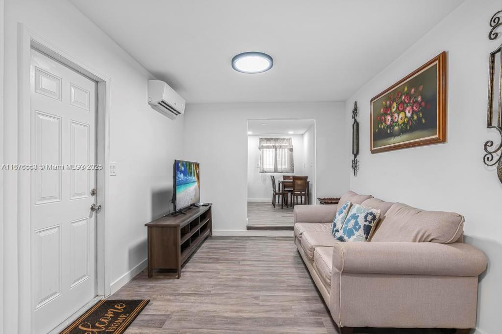 30 Southwest 5th Street, Unit 3 Dania Beach, FL 33004 - Photo 3 of 10