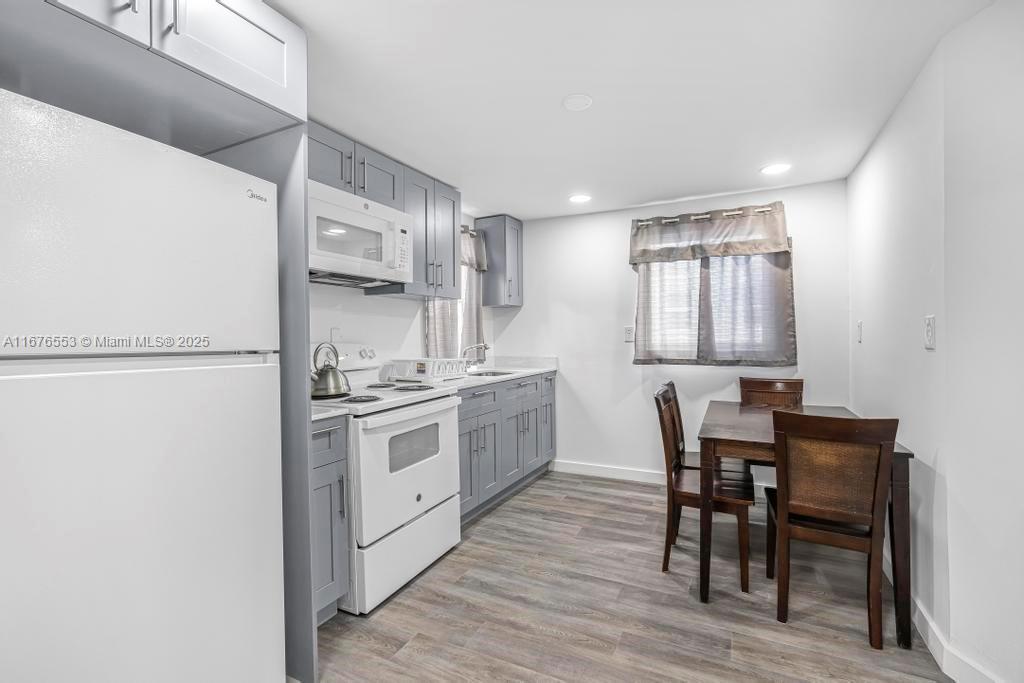 30 Southwest 5th Street, Unit 3 Dania Beach, FL 33004 - Photo 4 of 10