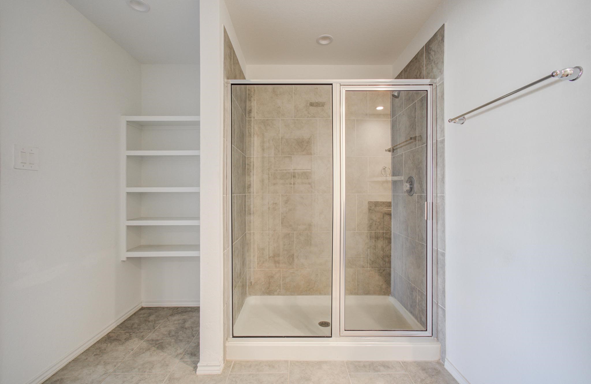 7527 Cynomys Court Rosharon, TX 77583 - Photo 24 of 29 Primary Bathroom