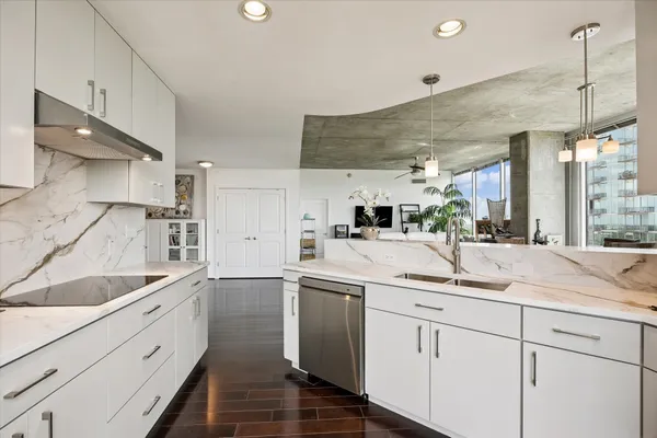 $4,500 | 5925 Almeda Road, Unit 11218, Houston, TX 77004