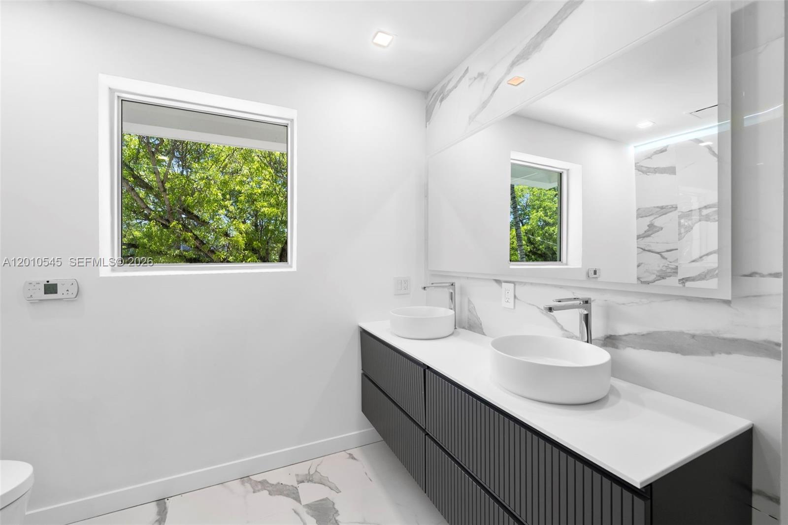 5824 Alton Road Miami Beach, FL 33140 - Photo 14 of 28