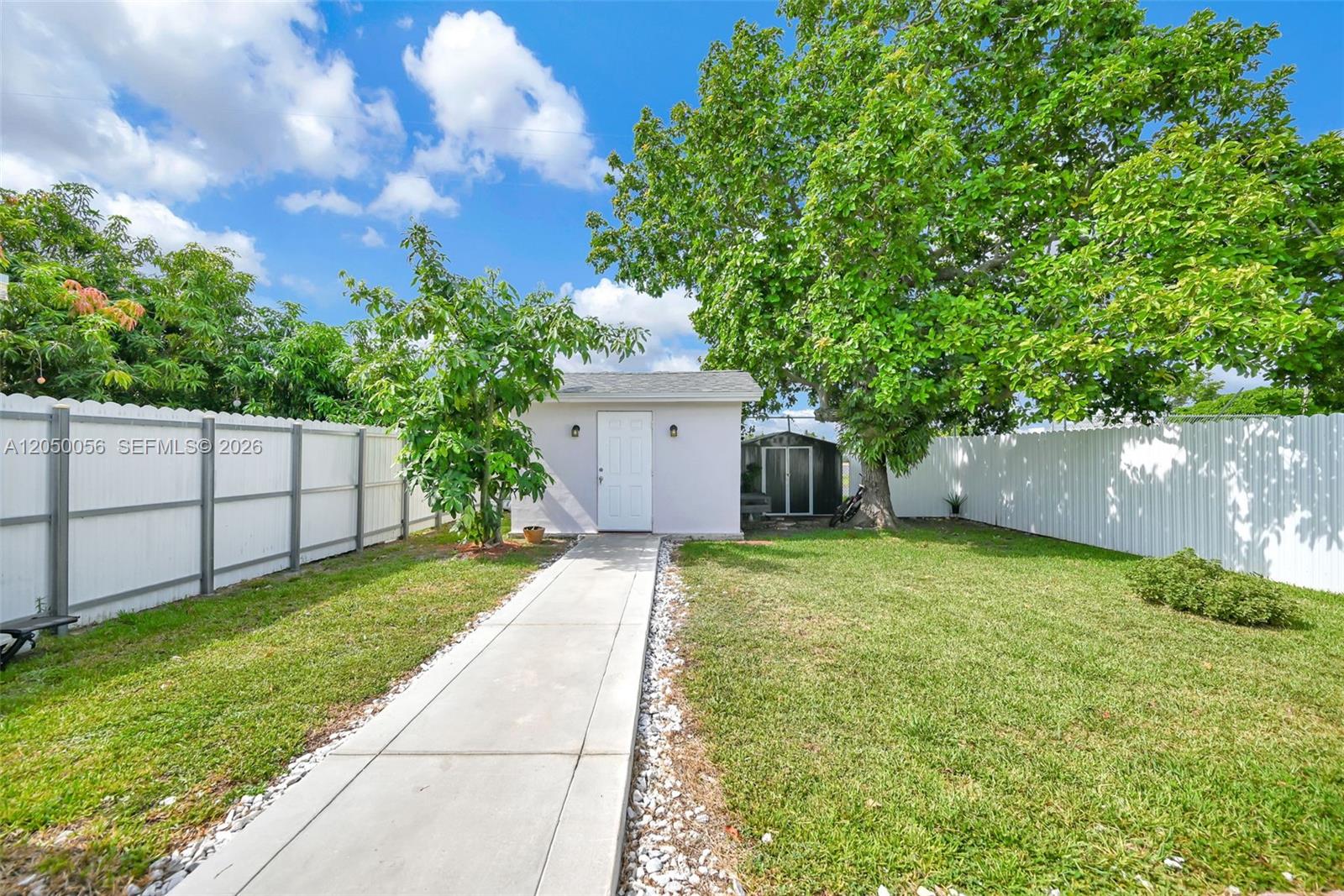 9720 Southwest 37th Terrace Miami, FL 33165 - Photo 15 of 18