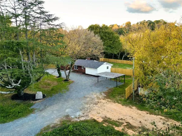 $325,000 | 5515 Bethania Road, Pfafftown, NC 27040