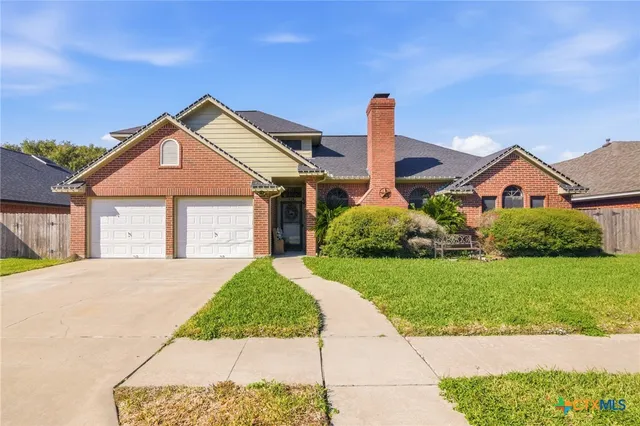 $349,900 | 408 Cherrystone Circle, Victoria, TX 77904