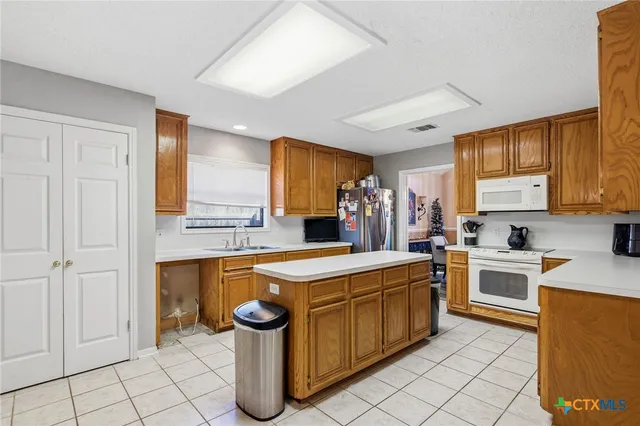 $349,900 | 408 Cherrystone Circle, Victoria, TX 77904