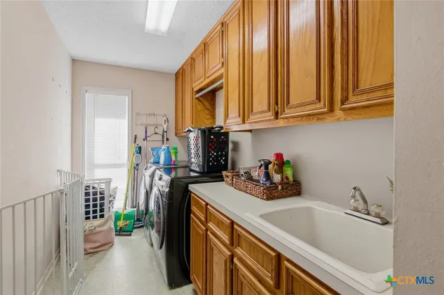 $349,900 | 408 Cherrystone Circle, Victoria, TX 77904