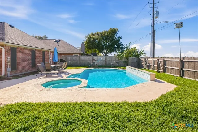 $349,900 | 408 Cherrystone Circle, Victoria, TX 77904