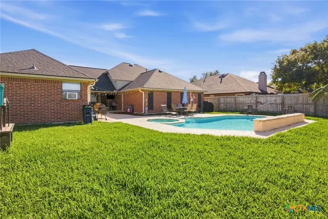 $349,900 | 408 Cherrystone Circle, Victoria, TX 77904