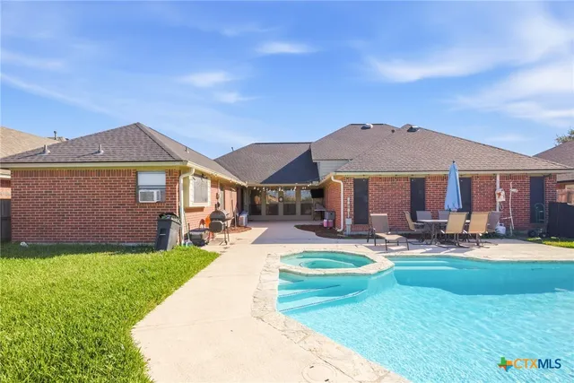 $349,900 | 408 Cherrystone Circle, Victoria, TX 77904
