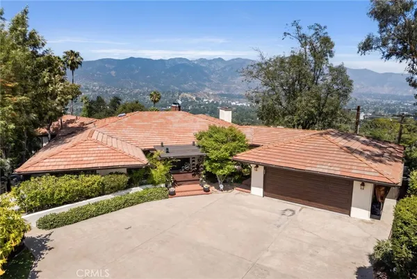 $4,095,000 | 3854 Hampstead Road, La Canada Flintridge, CA 91011