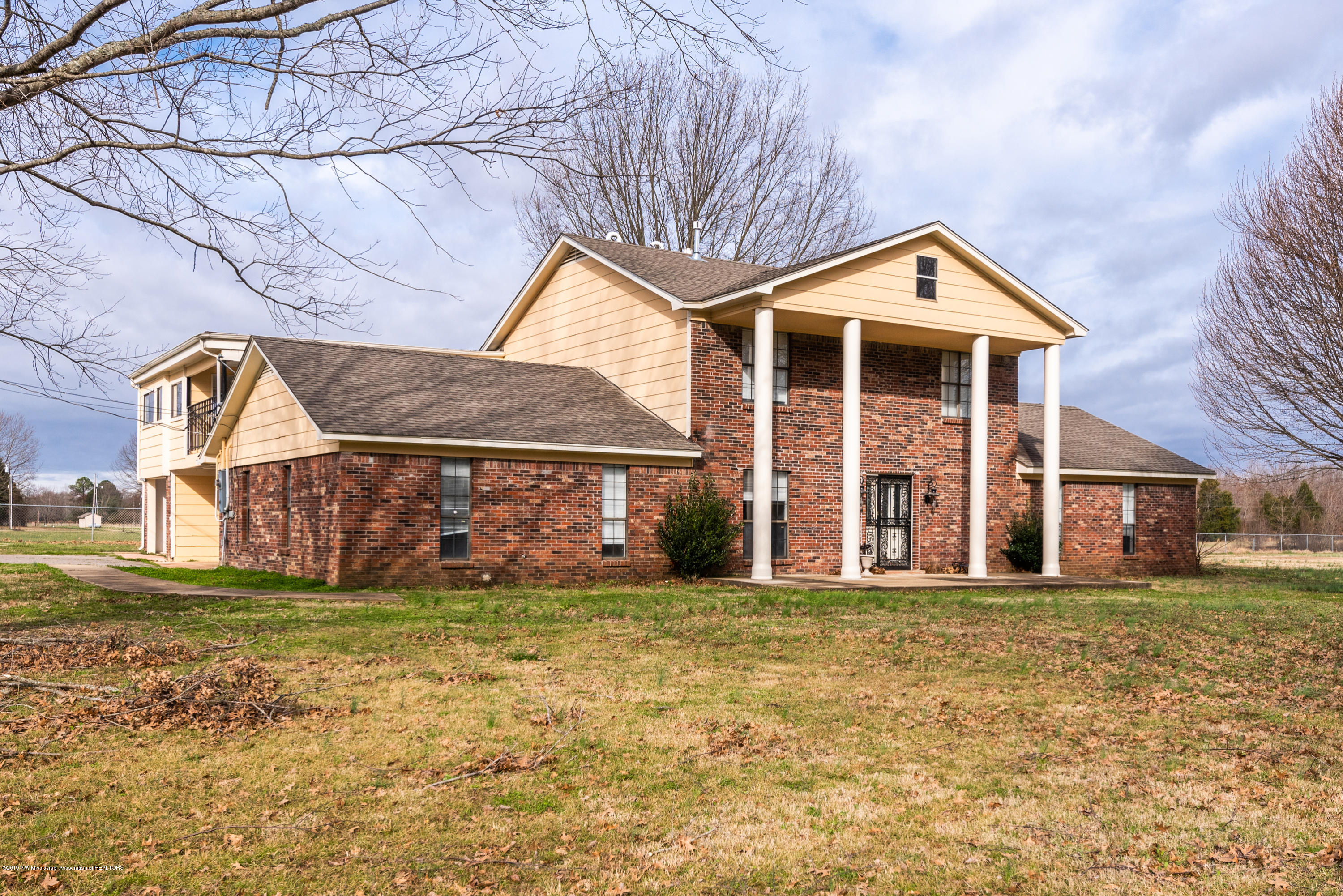 3889 North Robertson Road Nesbit, MS 38651 - Photo 2 of 19 DSC_9601