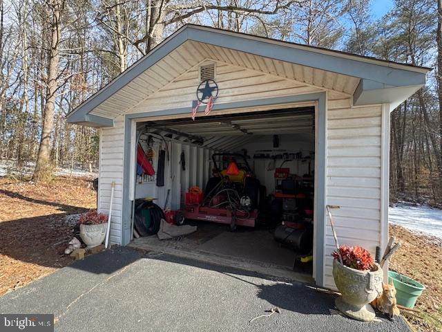 72 Shady Beach Road North East, MD 21901 - Photo 9 of 33 One-Car Garage #1