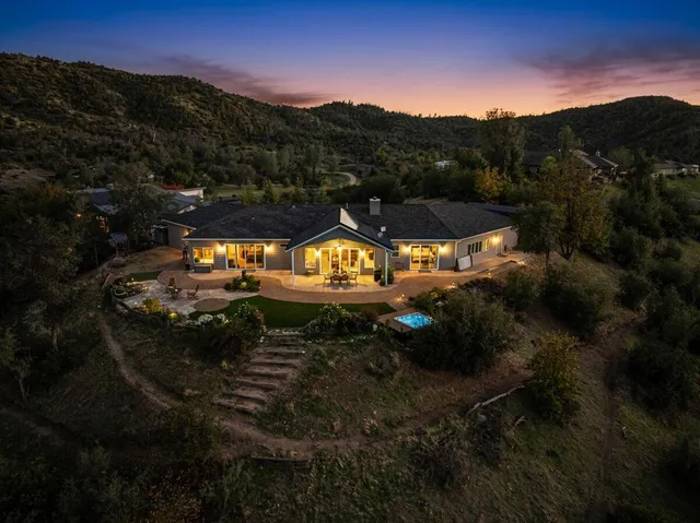 $819,000 | 9770 Brickwood Drive, Redding, CA 96001