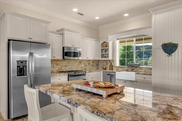 $819,000 | 9770 Brickwood Drive, Redding, CA 96001