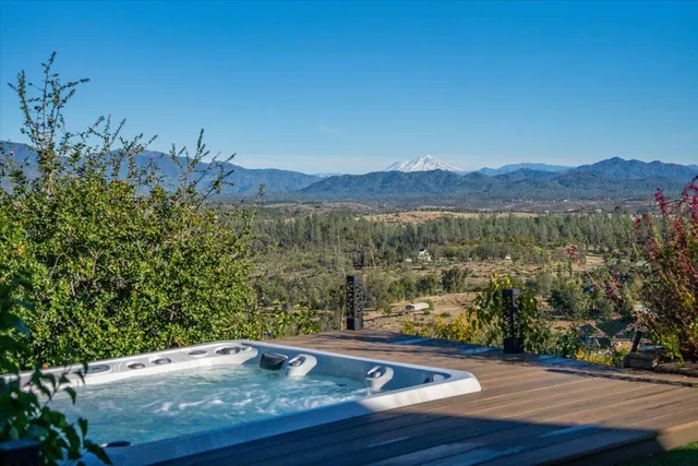 $819,000 | 9770 Brickwood Drive, Redding, CA 96001