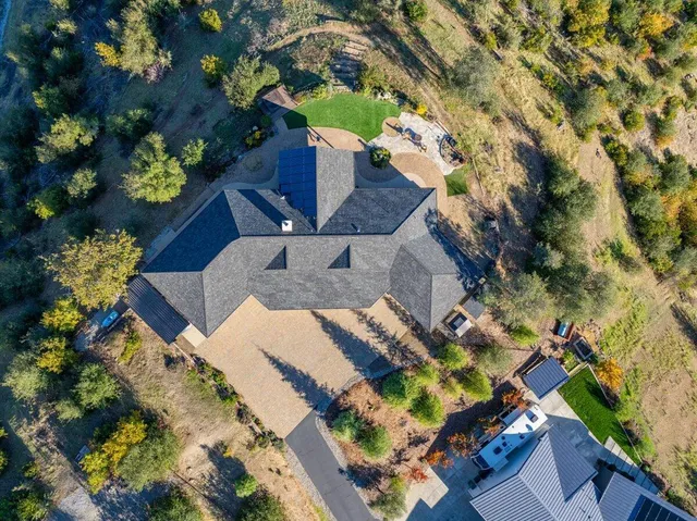 $819,000 | 9770 Brickwood Drive, Redding, CA 96001