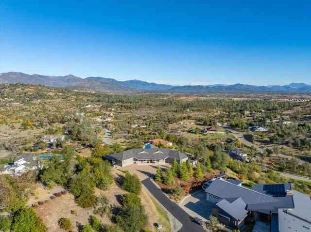 $819,000 | 9770 Brickwood Drive, Redding, CA 96001