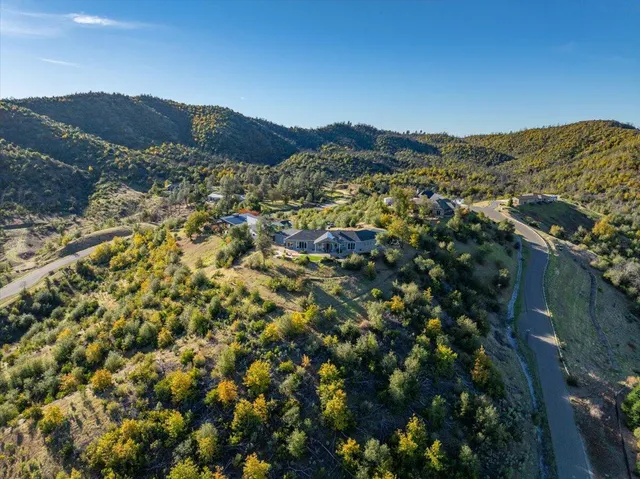 $819,000 | 9770 Brickwood Drive, Redding, CA 96001