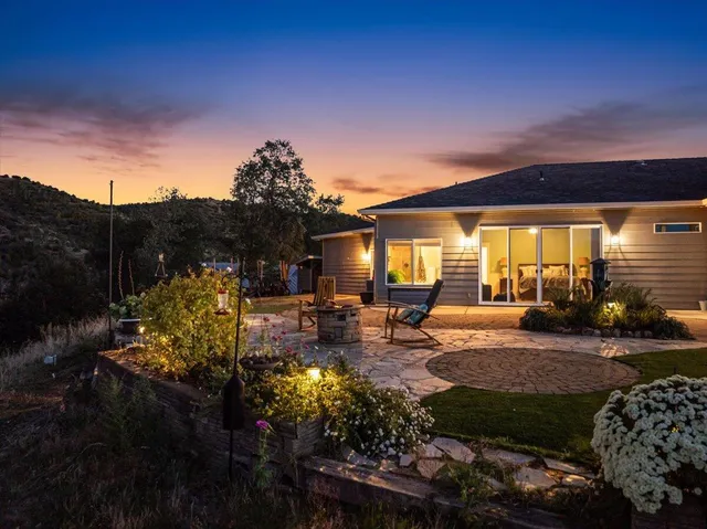 $819,000 | 9770 Brickwood Drive, Redding, CA 96001