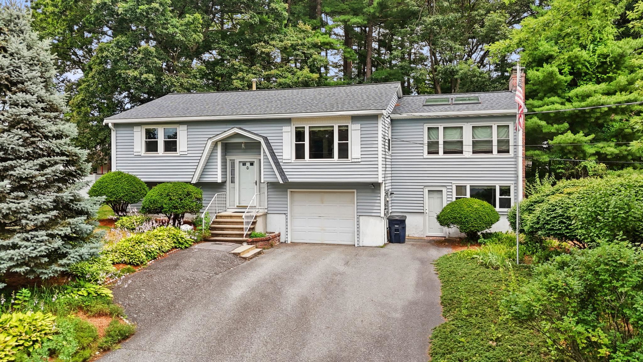 18 Dunloggin Road Nashua, NH 03063 - Photo 1 of 48 Gallery Image 1