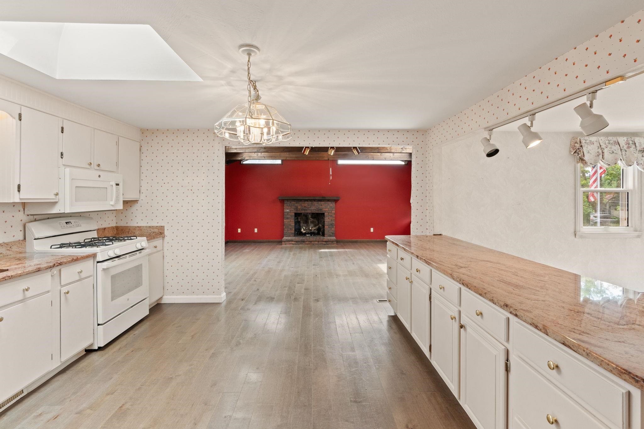 18 Dunloggin Road Nashua, NH 03063 - Photo 12 of 48 Gallery Image 12