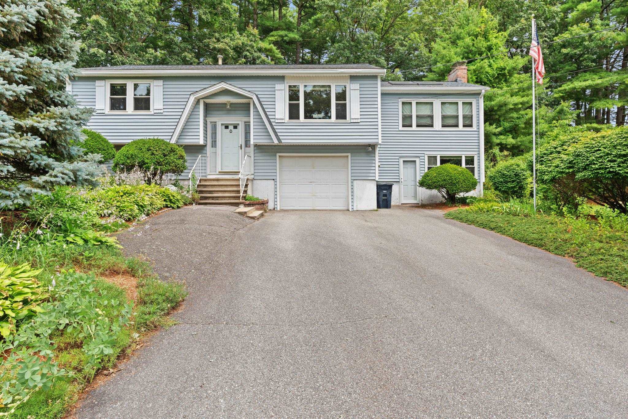 18 Dunloggin Road Nashua, NH 03063 - Photo 2 of 48 Gallery Image 2