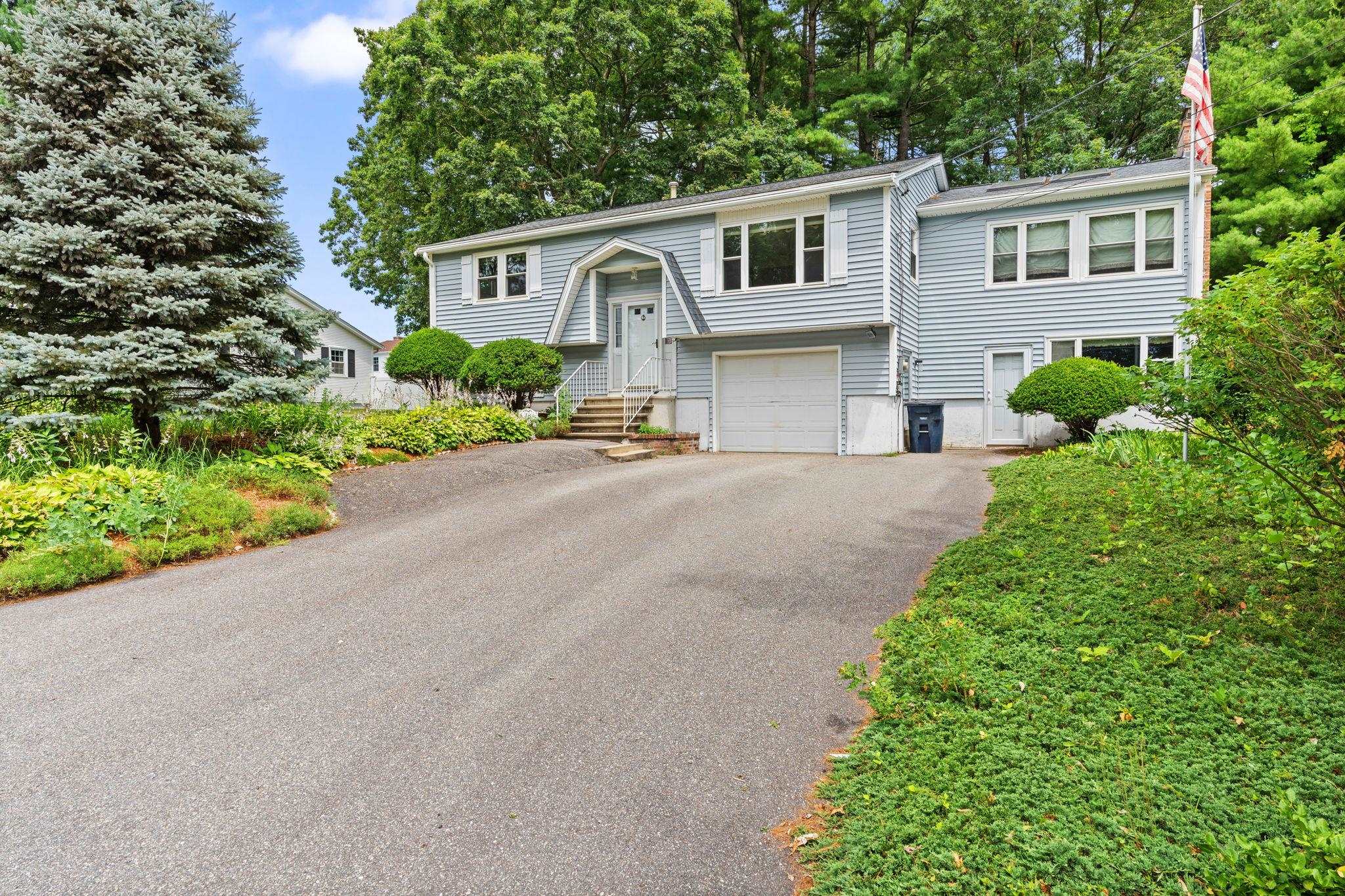 18 Dunloggin Road Nashua, NH 03063 - Photo 3 of 48 Gallery Image 3