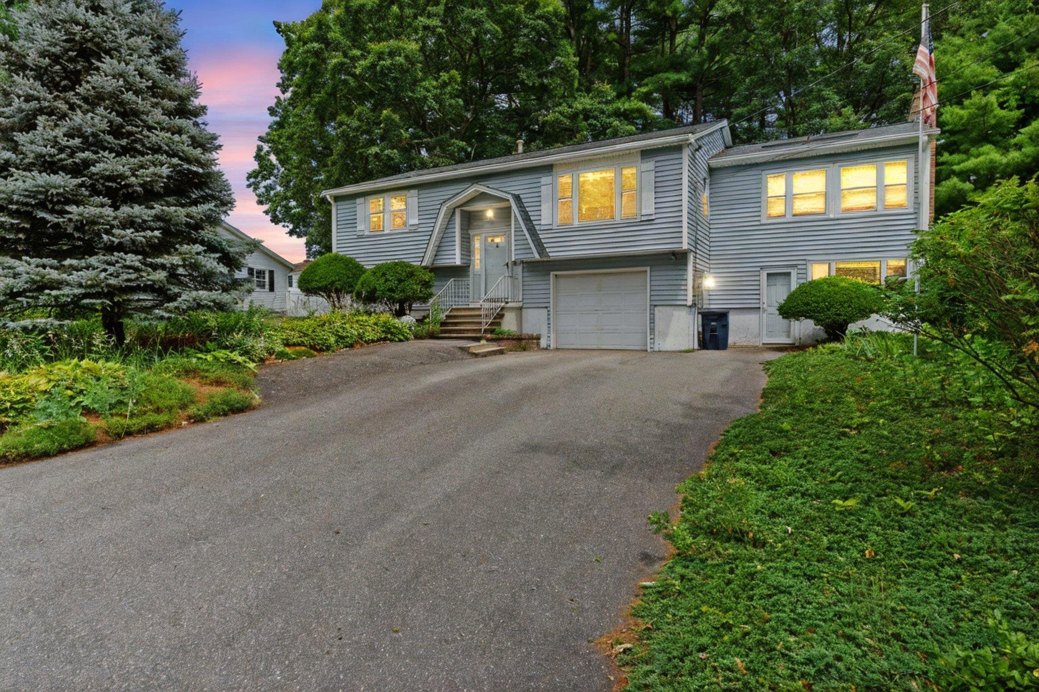 18 Dunloggin Road Nashua, NH 03063 - Photo 4 of 48 Gallery Image 4