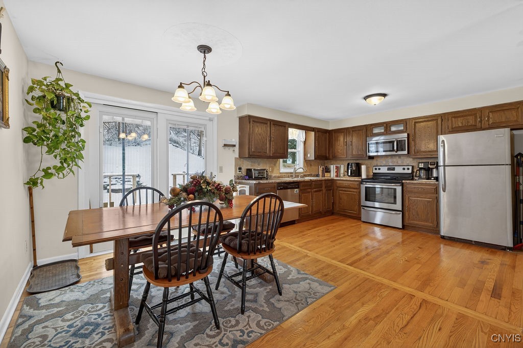 211 Blackmore Road Camillus, NY 13031 - Photo 14 of 47 Open eat-in kitchen