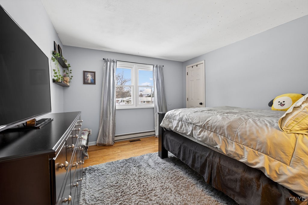 211 Blackmore Road Camillus, NY 13031 - Photo 27 of 47 Large 2nd bedroom