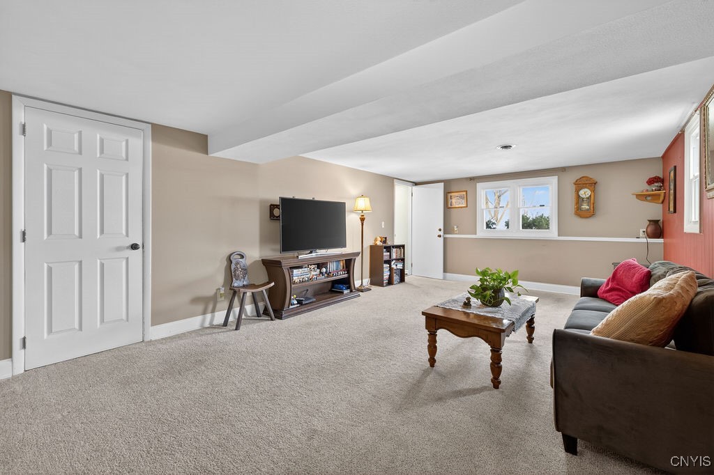 211 Blackmore Road Camillus, NY 13031 - Photo 6 of 47