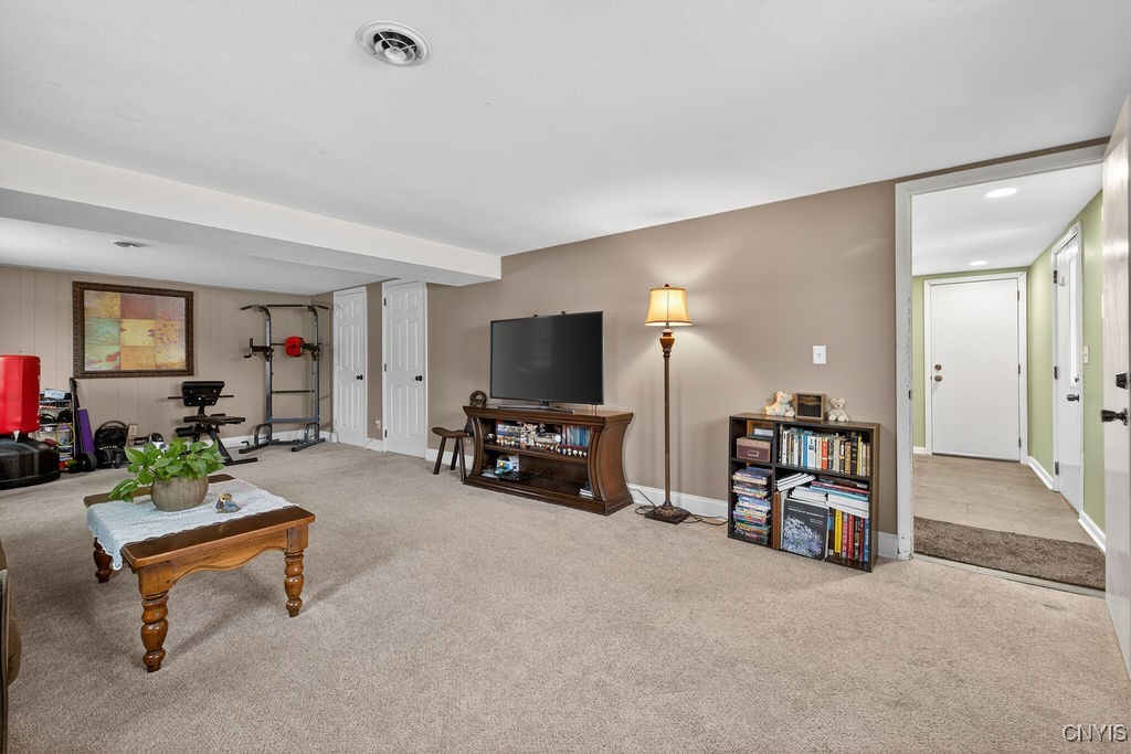 211 Blackmore Road Camillus, NY 13031 - Photo 8 of 47