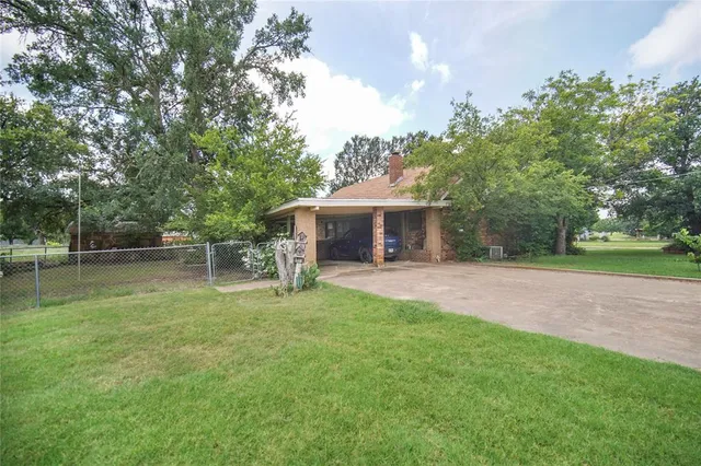 $225,000 | 172 Valentine Road, Windthorst, TX 76389