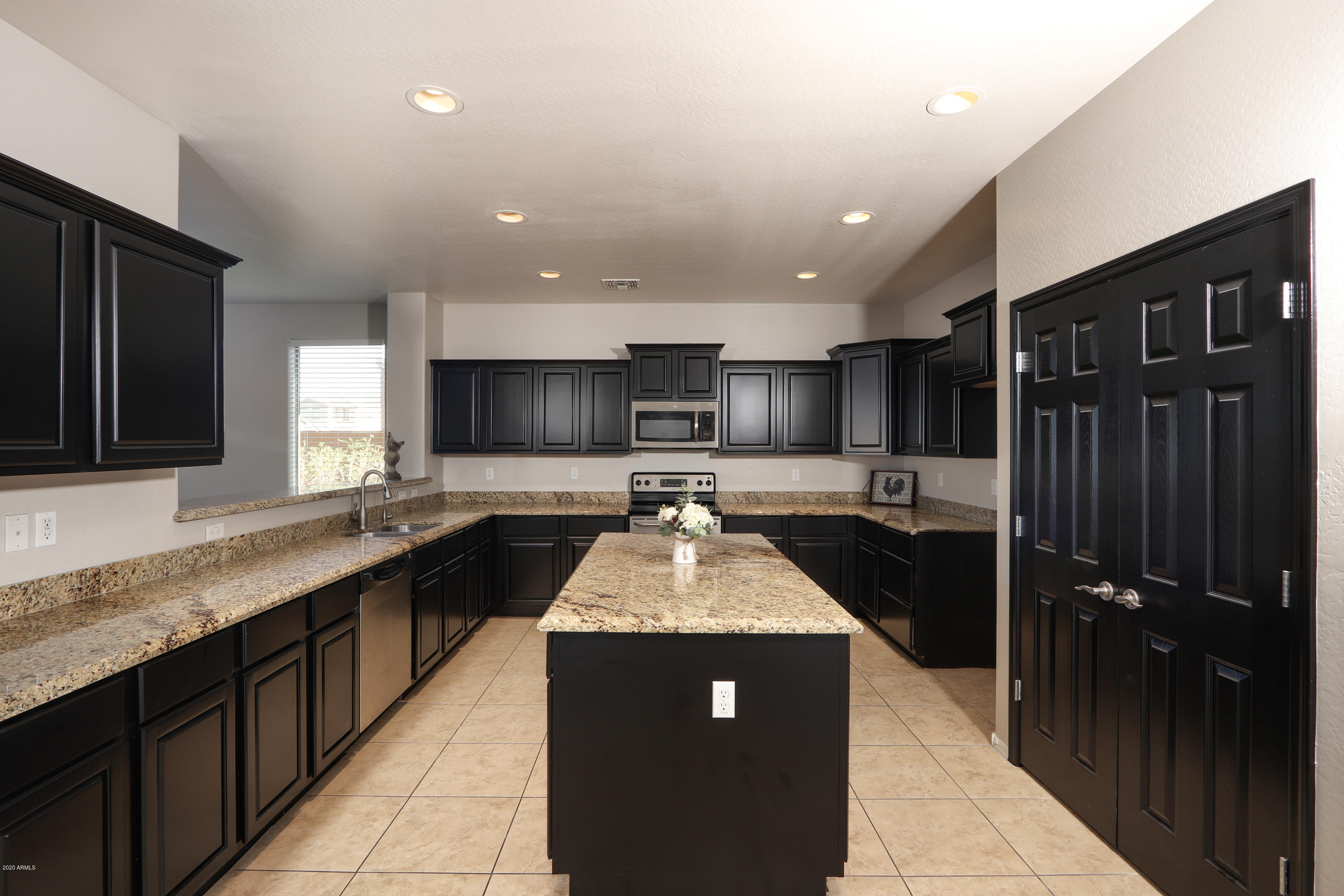 18459 North Stonegate Road Maricopa, AZ 85138 - Photo 17 of 74 15