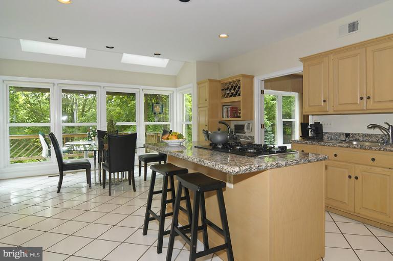 7208 Heatherhill Road Bethesda, MD 20817 - Photo 17 of 19 Kitchen