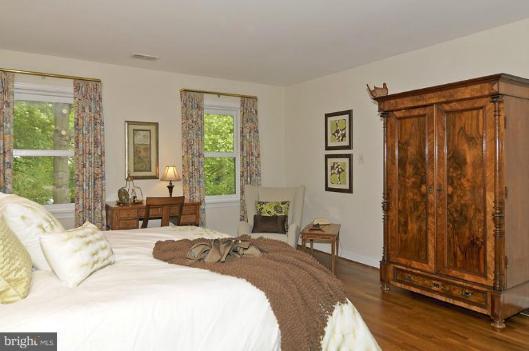 7208 Heatherhill Road Bethesda, MD 20817 - Photo 19 of 19 Bedroom (Master)