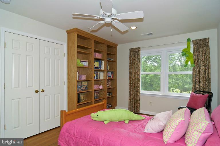 7208 Heatherhill Road Bethesda, MD 20817 - Photo 7 of 19 Bedroom