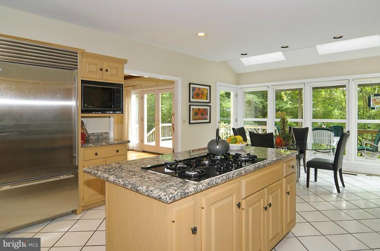 7208 Heatherhill Road Bethesda, MD 20817 - Photo 10 of 19 Kitchen