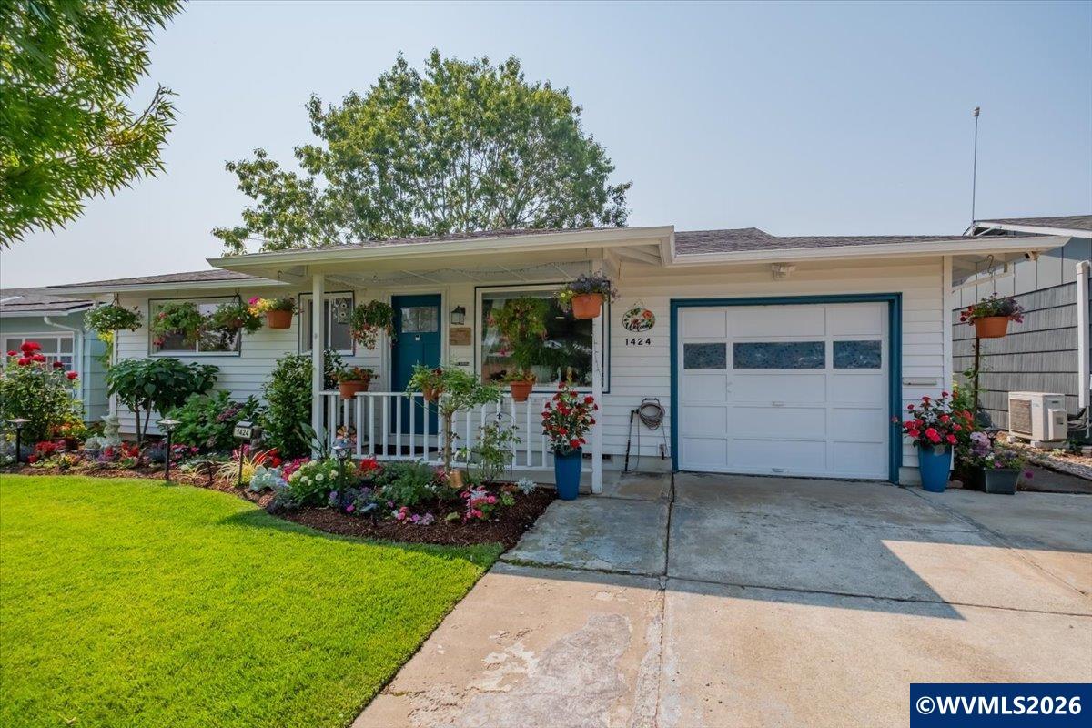 1424 Rainier Road Woodburn, OR 97071 - Photo 1 of 42 Gallery Image 1